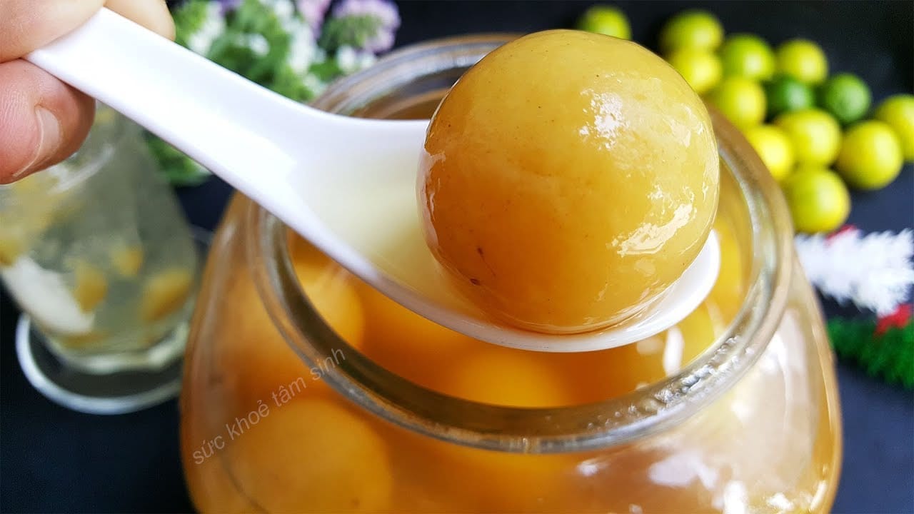 A new morning habit: drink salted lemon water for optimum hydration